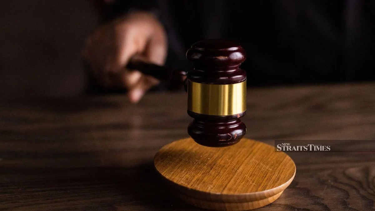 Labourer fined RM6,500 for insulting and kicking policeman during raid