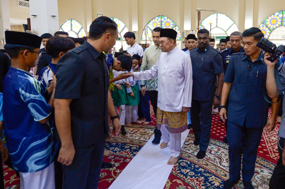 Malaysia's economy expands 5.8% in Q2 as PM hails growth trajectory
