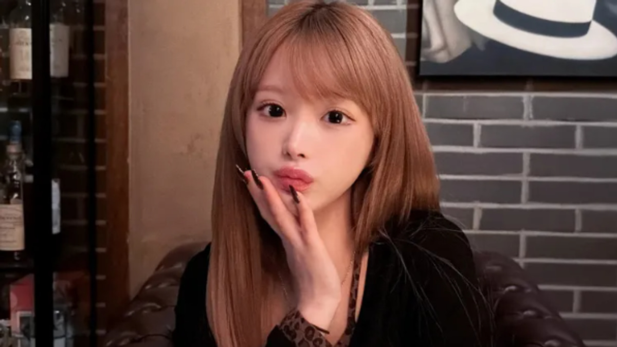 K-pop Influencer's Death During TikTok Livestream Raises Questions About Fan Culture and Mental Health