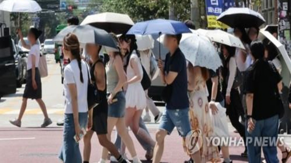 Seoul Swelters as Heat Exceeds 40°C for First Time in Six Years