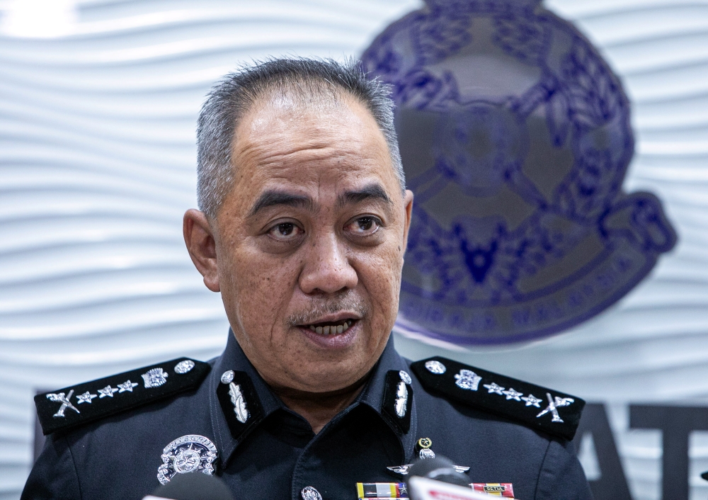 Three men arrested in Ipoh for posing as police to extort money laundering victims