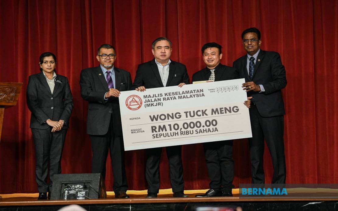 Lorry Driver Honoured for Heroic Actions That Saved 21 Bus Passengers at Menora Tunnel