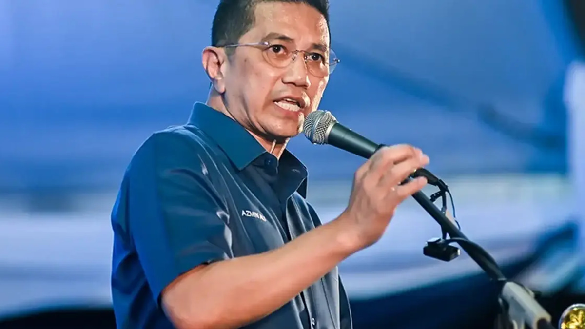 Azmin Ali positioned as potential Bersatu-Pakatan bridge if Muhyiddin relinquishes leadership