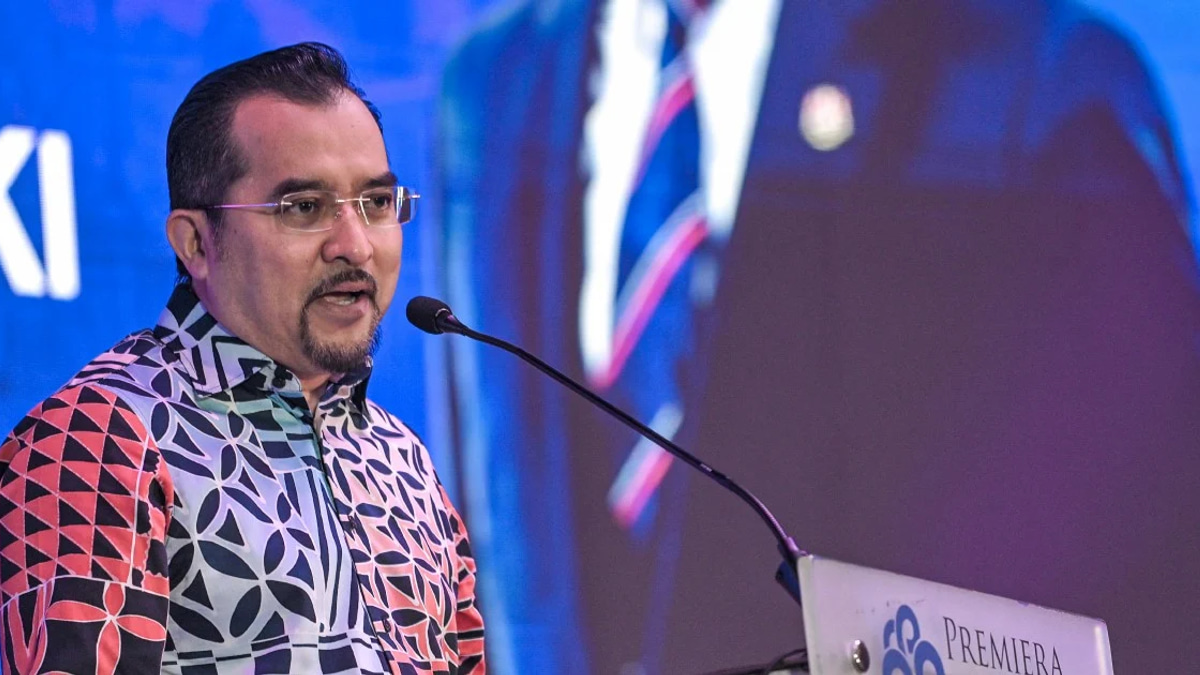 Asyraf Defends PAS's BN Support Strategy, Challenges Pakatan's Criticism