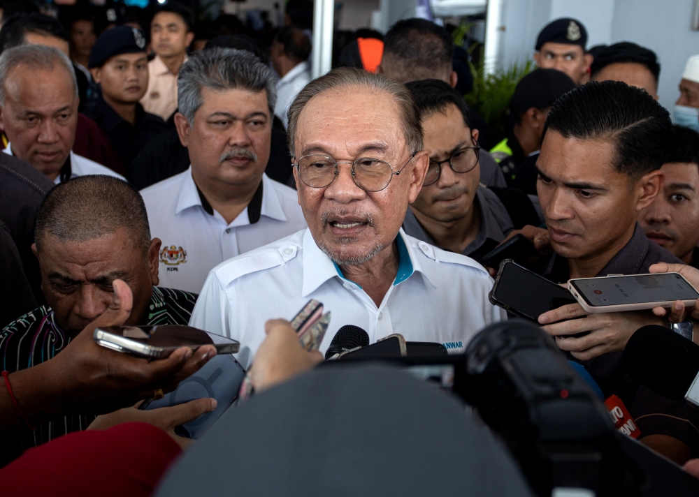 Anwar Backs KWAP Over eFishery Investment Loss, Points to Broader Profitability