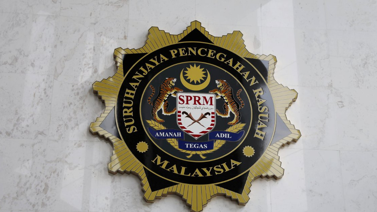 Prison Officer Detained After RM3,000 Bribe Allegation for Smuggling Contraband