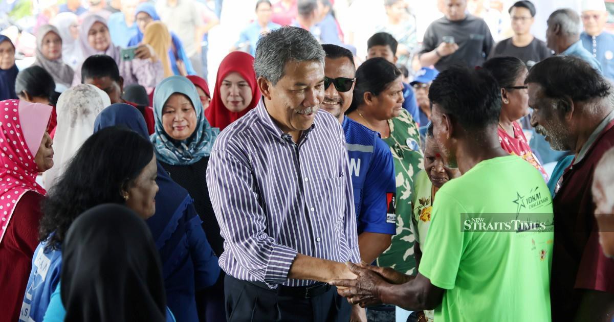 Mohamad Hasan Signals Willingness to Quit as Foreign Minister if PM Demands