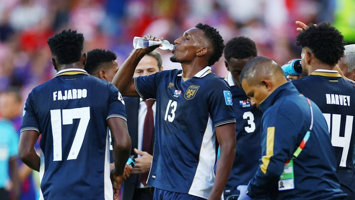 FIFA Chief Infantino Defends World Cup Hydration Breaks as Pure Sporting Measure