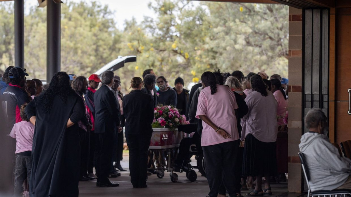 Alice Springs grieves as funeral held for Indigenous girl whose death triggered outback violence