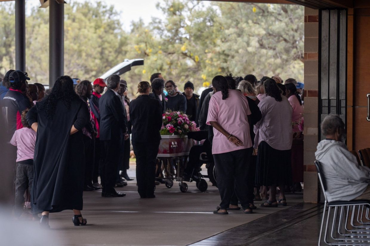 Alice Springs grieves as funeral held for Indigenous girl whose death triggered outback violence