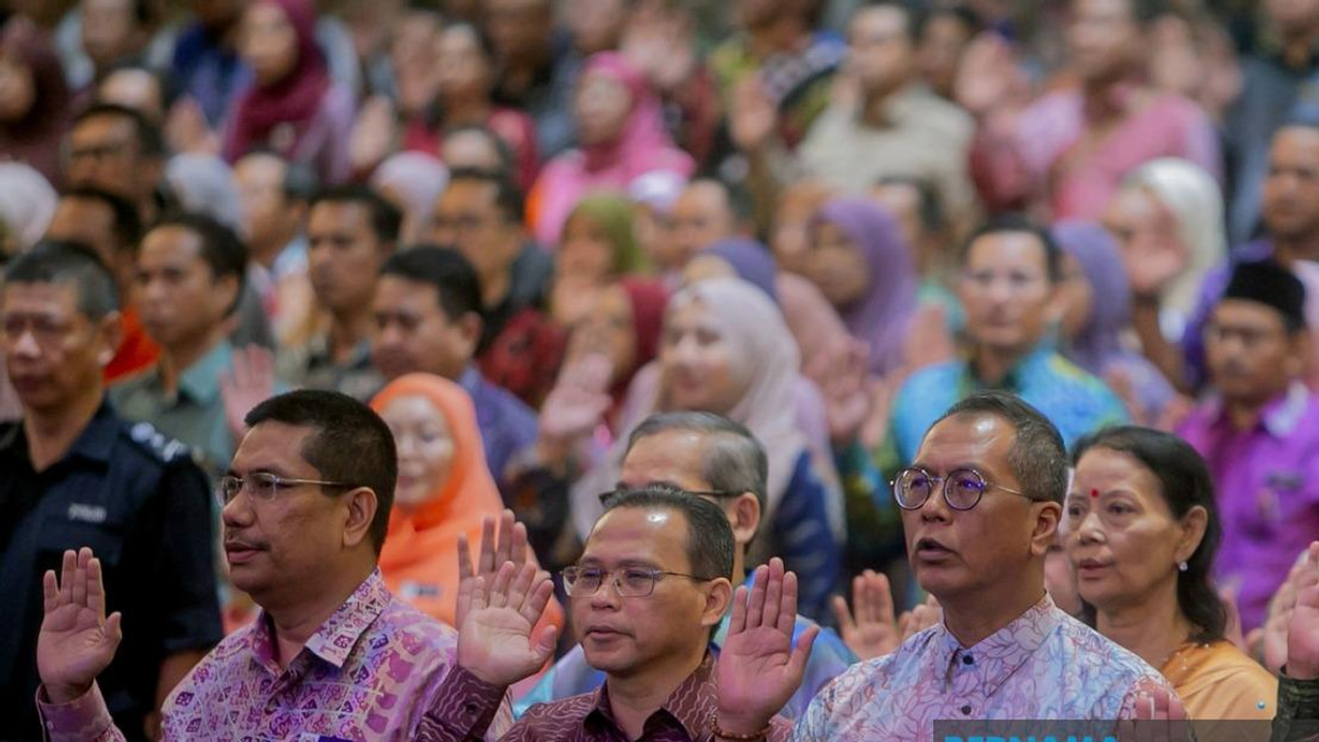 Civil Service Excellence Key to Malaysia's Policy Continuity, Says PM Anwar
