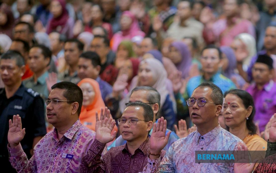 Civil Service Excellence Key to Malaysia's Policy Continuity, Says PM Anwar