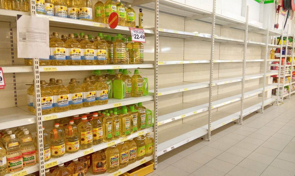 RM10.879 billion in cooking oil subsidies vanish as shelves sit bare—questions mount over accountability