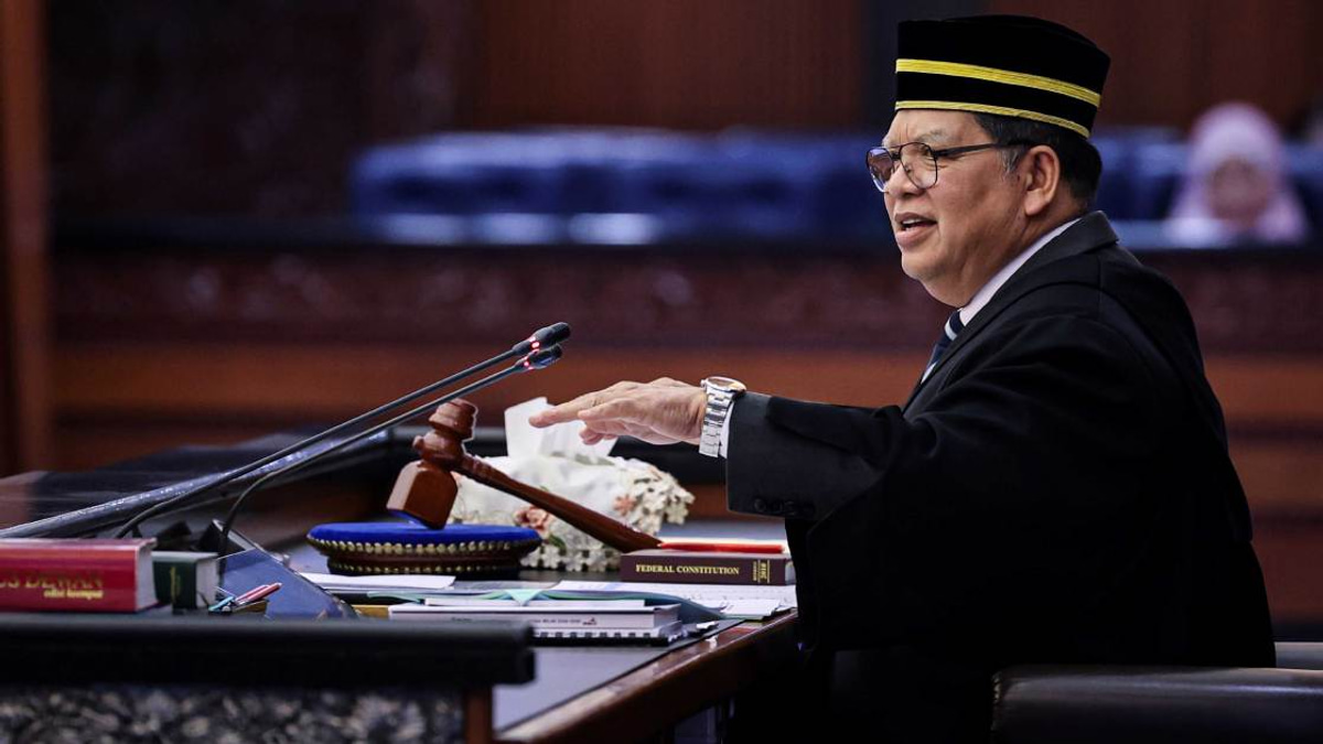 Speaker Johari Warns MPs Against Unexcused Absences From Parliament