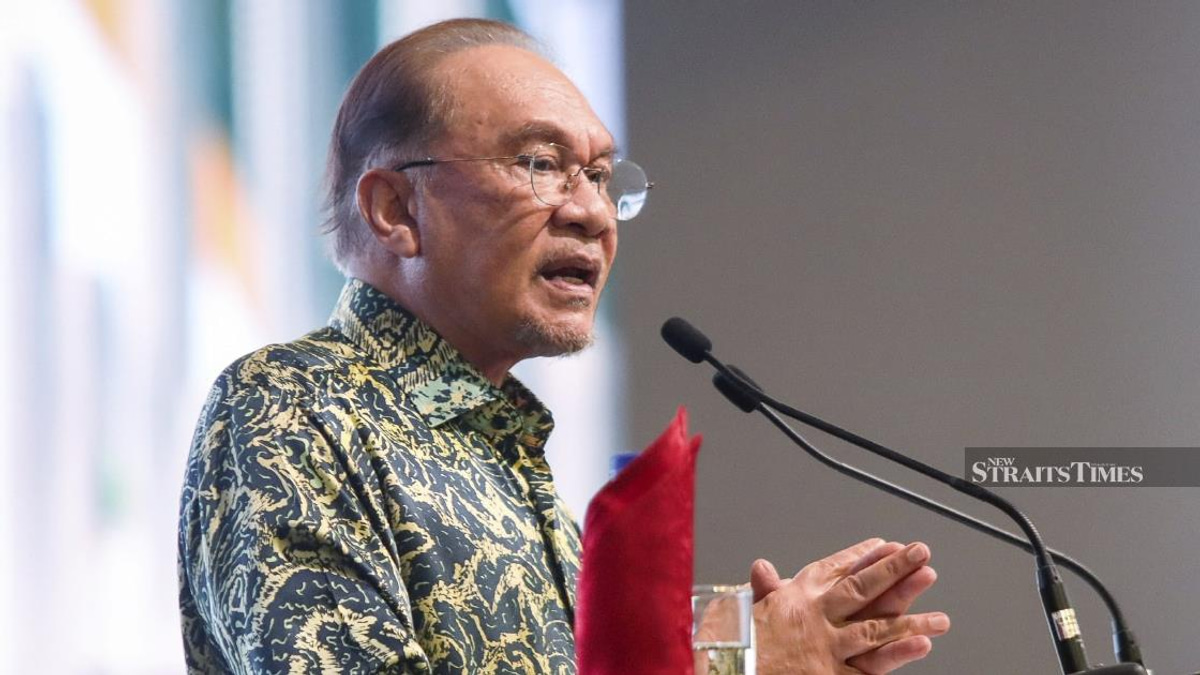 Anwar calls on Malaysia's youth to resist divisive ideologies and engage constructively with government