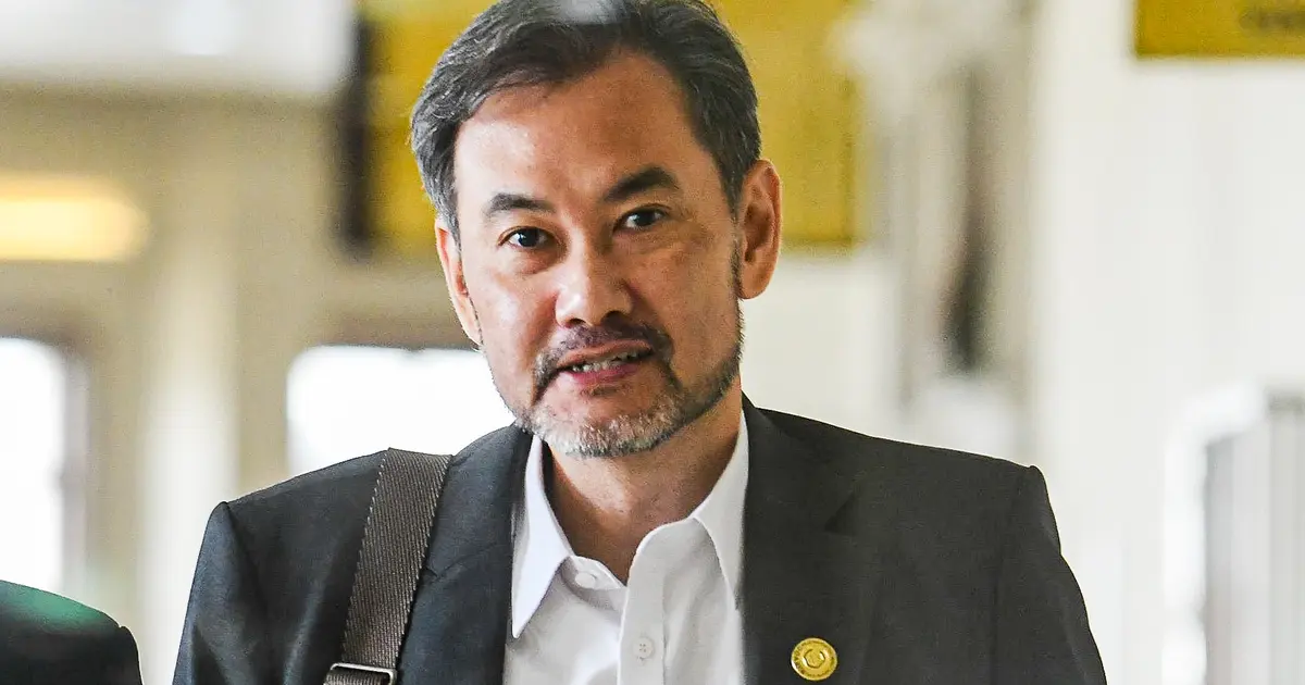 Former 1MDB Chief Distances Himself from Jho Low's Political Influence, Clarifies Najib Communications