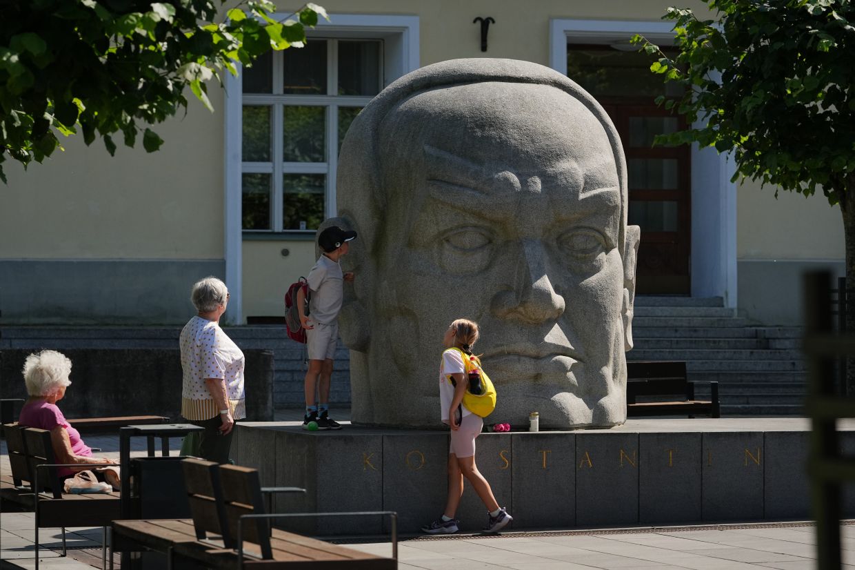Estonia Maps Soviet-Era Art to Reclaim Complex Cultural Legacy