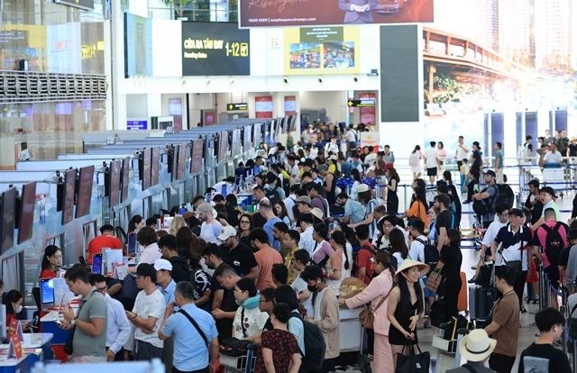 Vietnam mandates passenger compensation for flight delays starting next month under new aviation decree
