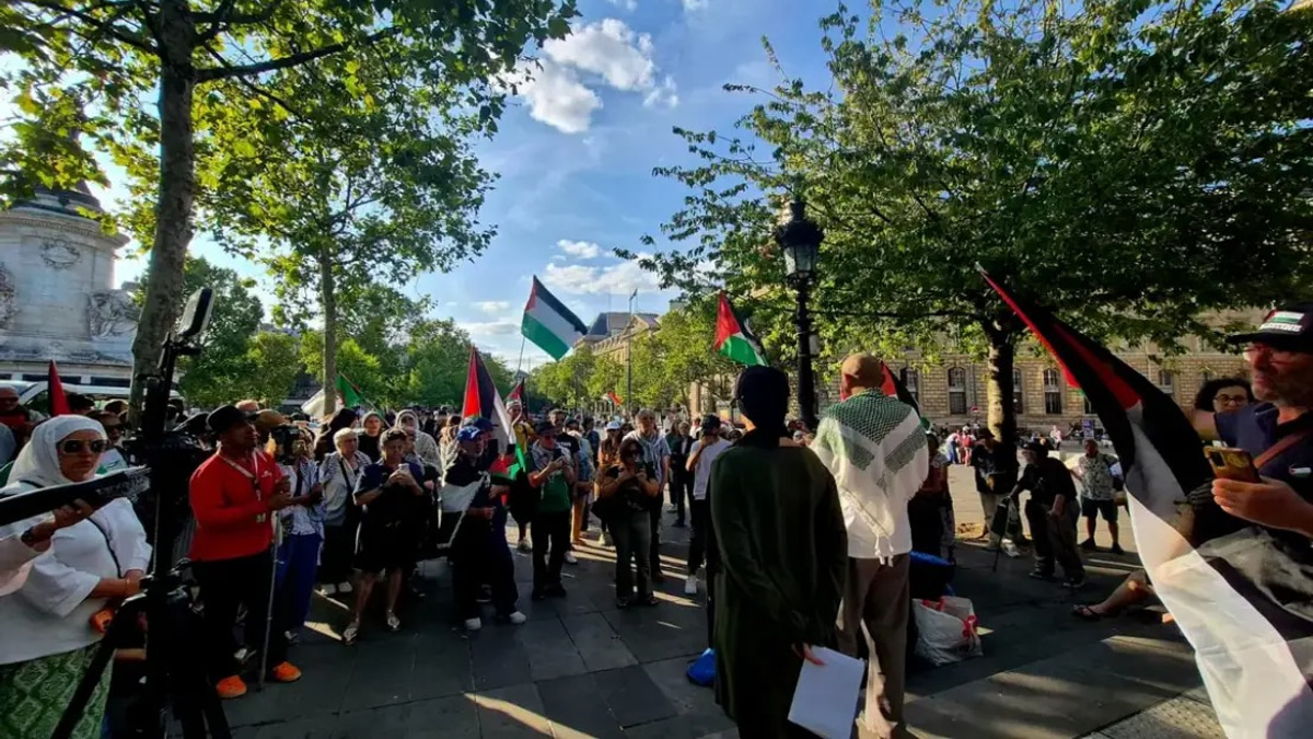 International Palestine Convoy Sets Off From France on Overland Journey to West Bank