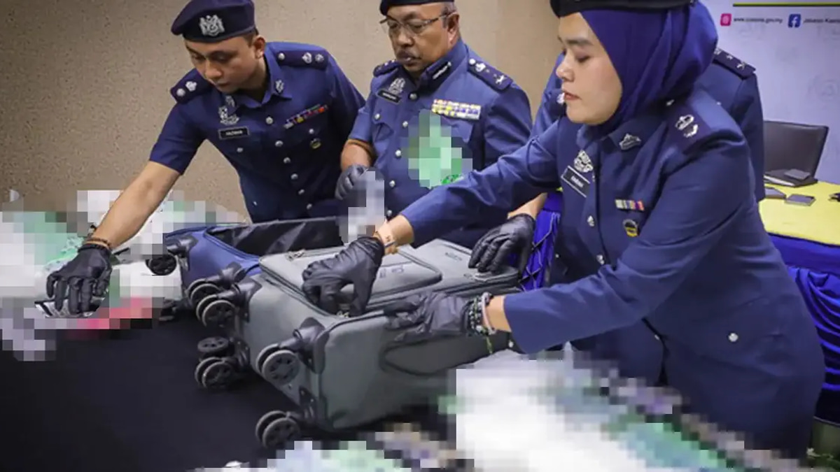 Two Men Arrested at Kuching Airport for Attempting to Smuggle RM1.32 Million in Drugs
