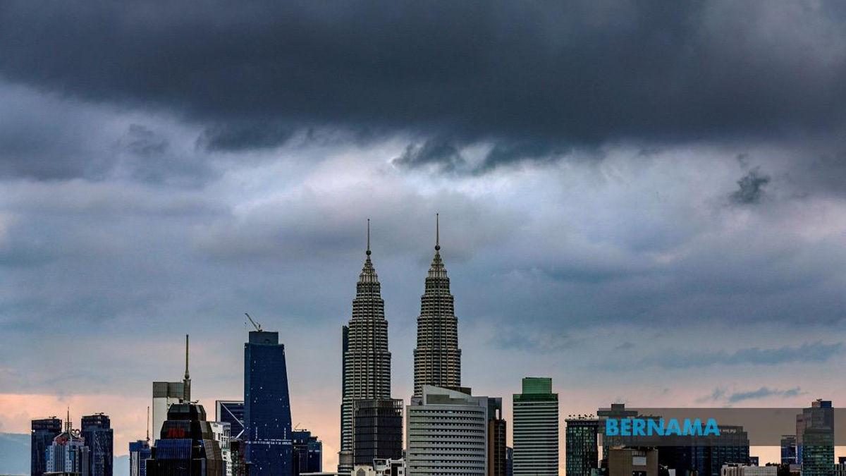 Thunderstorms and Heavy Rain Alert for KL, Putrajaya and Eight States Until 3 PM