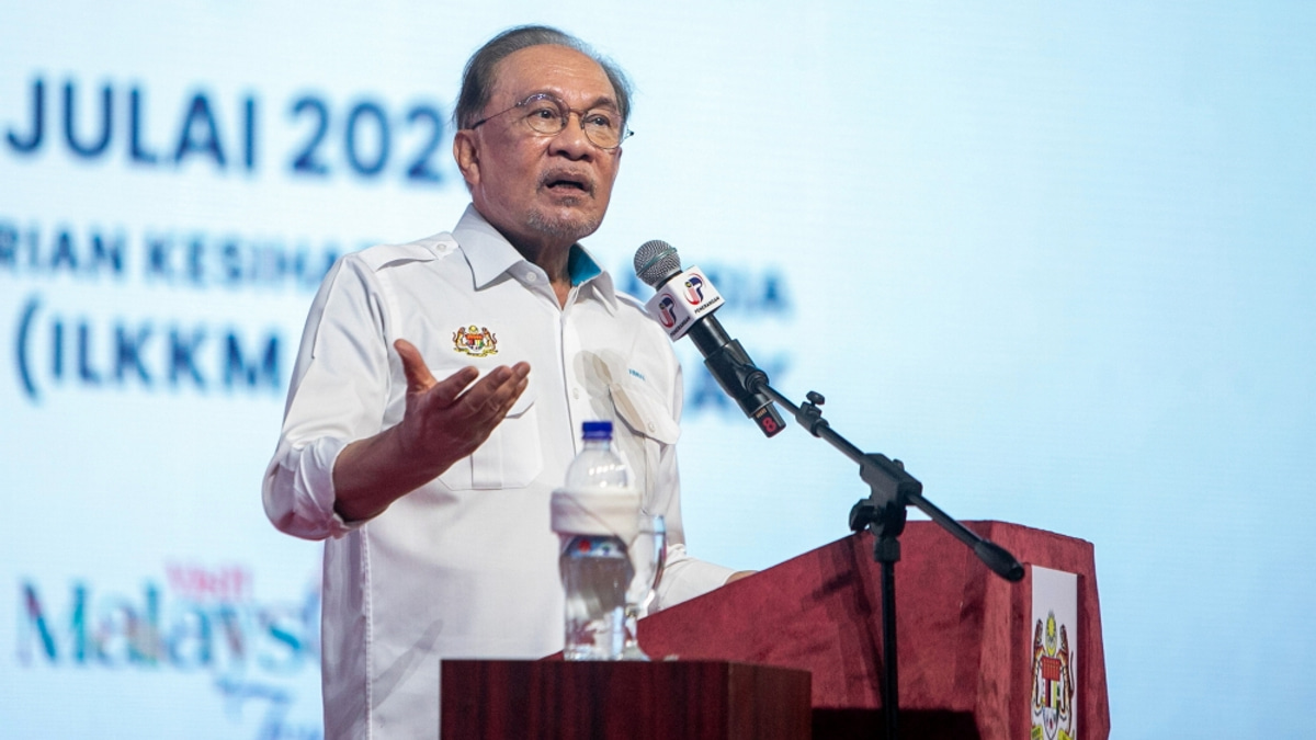 Anwar Defends Fuel Subsidies as Sustainable Path, Warns of Debt Trap for Future Generations