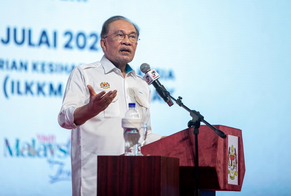 Anwar Defends Fuel Subsidies as Sustainable Path, Warns of Debt Trap for Future Generations