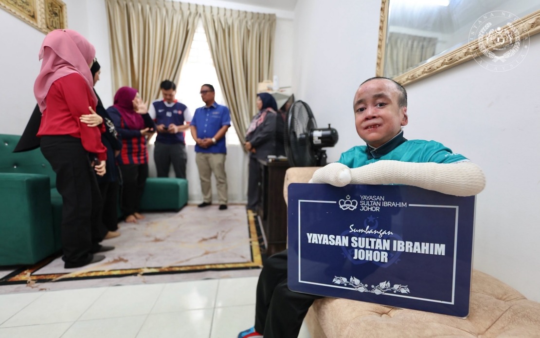Johor Royal Foundation Steps In to Support Teenager With Rare Skin Disorder