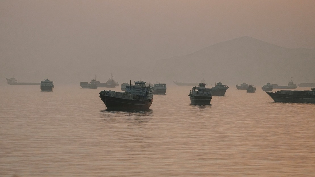 India Restricts Seafarers From High-Risk Strait of Hormuz Operations