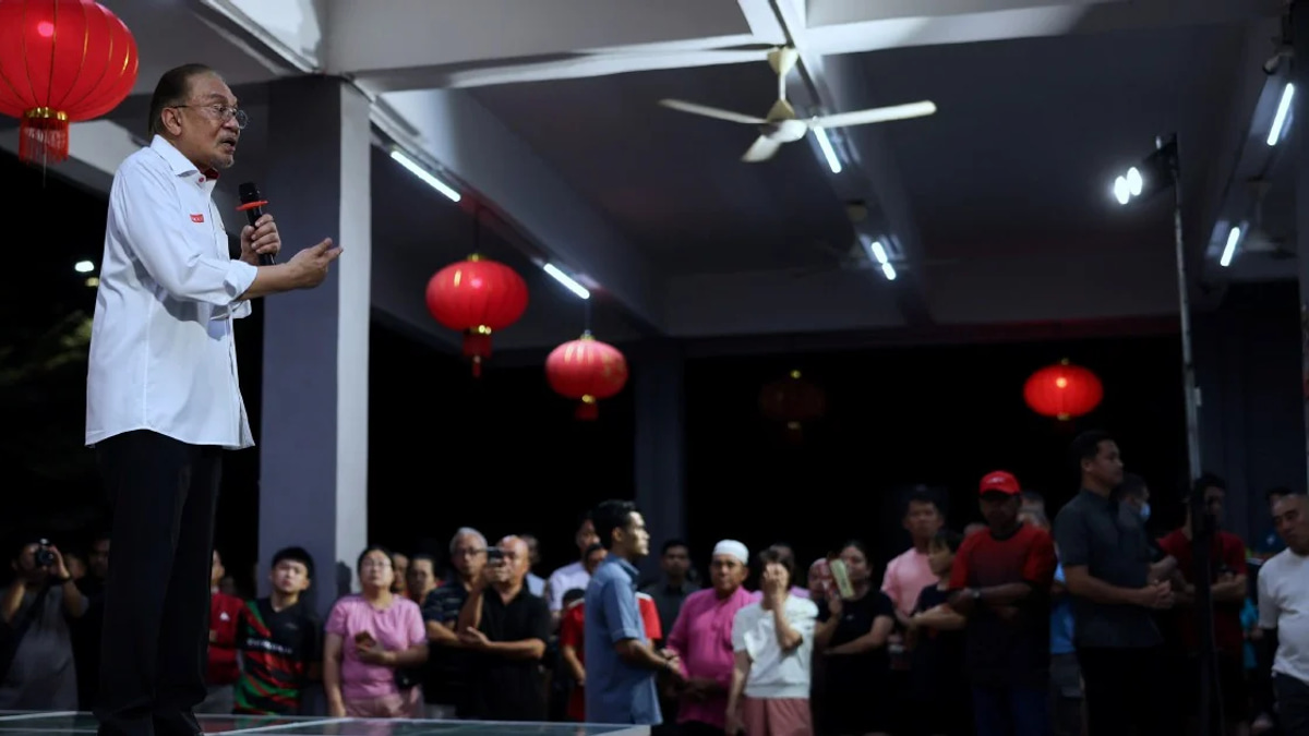 Anwar to raise falling durian prices with Chinese premier during Beijing visit
