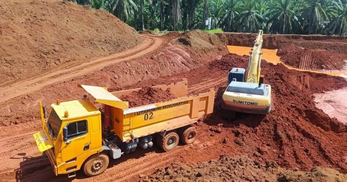 Police bust illegal bauxite ring in Pahang, net nine suspects and RM3.75 million haul