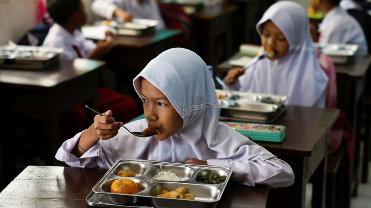 Indonesia's Education Law Revision Sparks Alarm Over Free Meals Funding Loophole