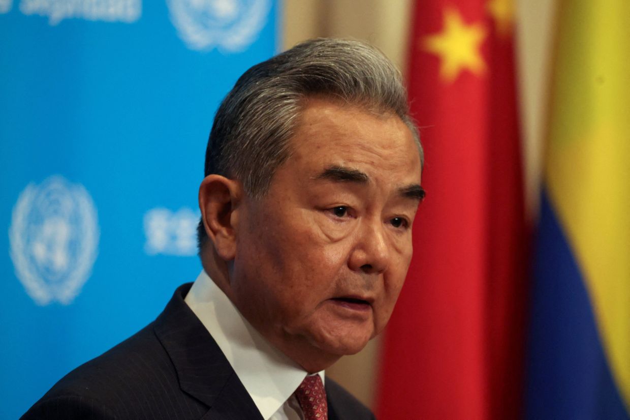 China's Foreign Minister Warns US Secretary of State Over Taiwan Handling