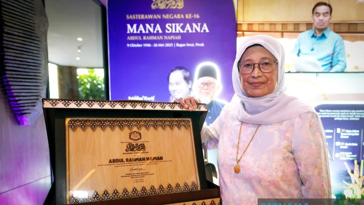 Late Literary Giant Mana Sikana Honoured as 16th National Laureate