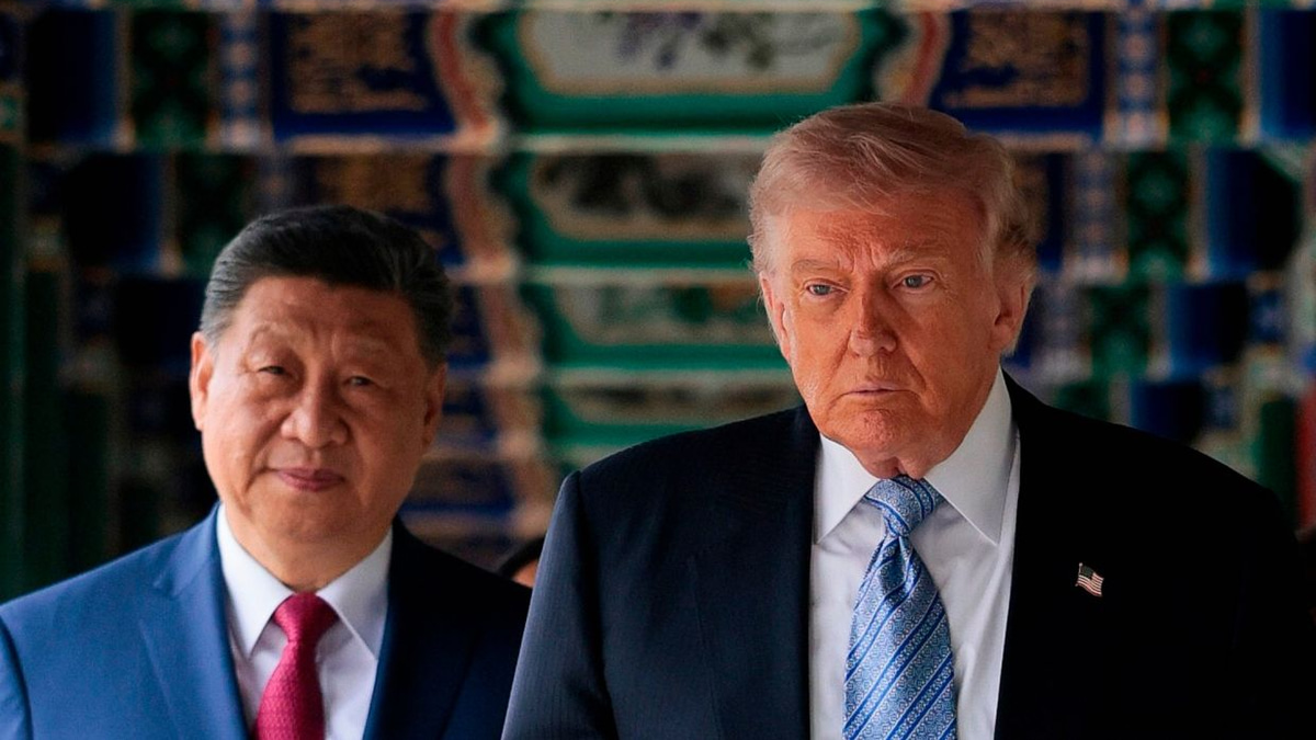 Trump's Contradictory China Strategy: Weapons Accusations and Xi's Imminent Visit