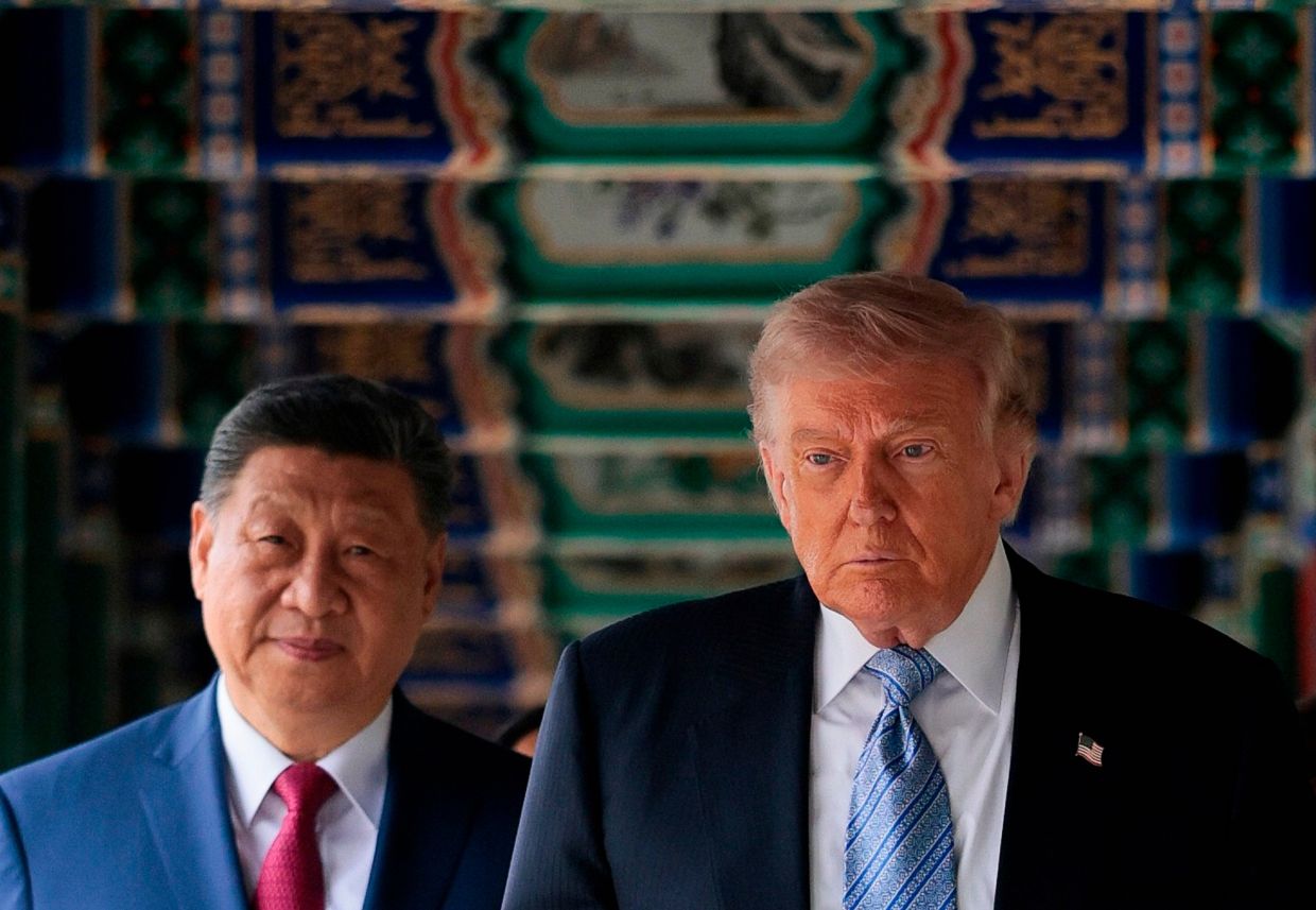 Trump's Contradictory China Strategy: Weapons Accusations and Xi's Imminent Visit