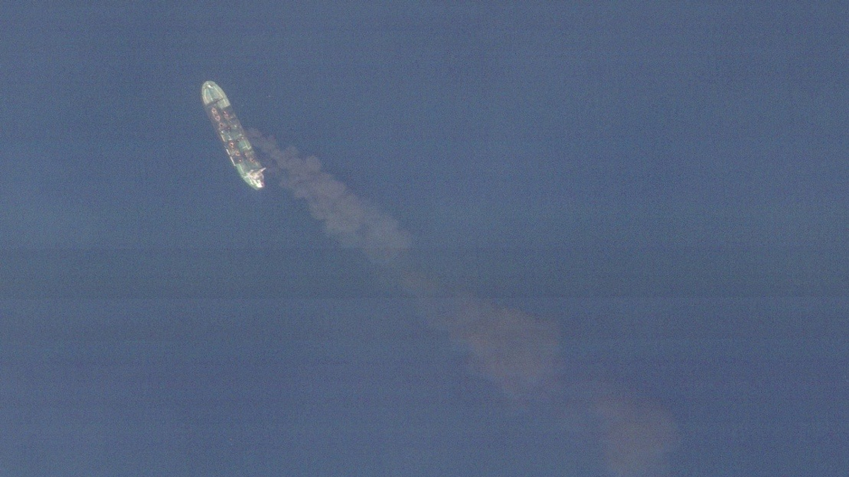Saudi-led Coalition Pledges Strong Response to Houthi Red Sea Shipping Ban