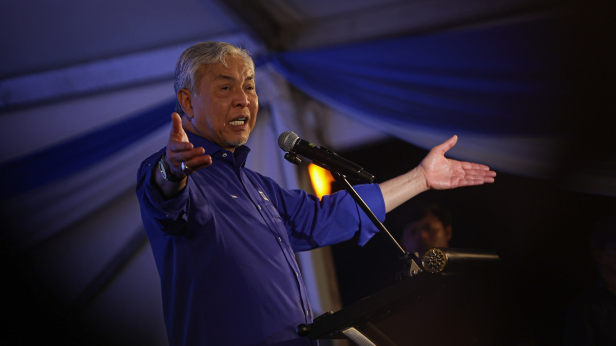 PM holds absolute authority over cabinet reshuffle, Zahid affirms no resignations needed