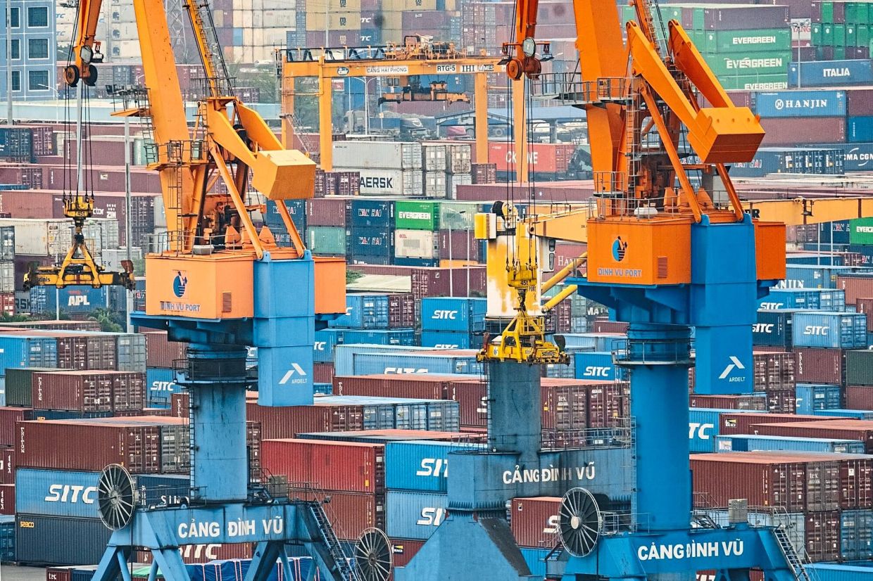 Vietnam signals openness to resolving US trade disputes as negotiations intensify