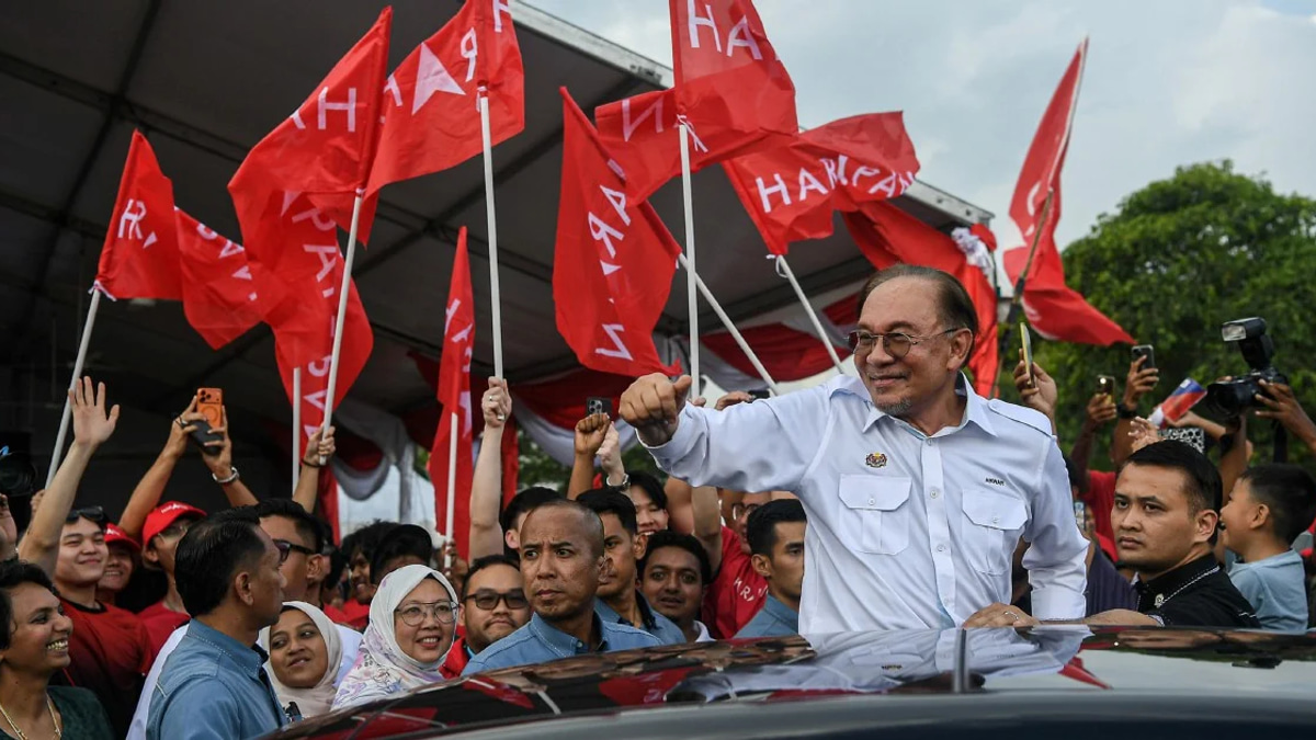 Anwar urges rivals to respect democratic outcomes rather than shun DAP partnership