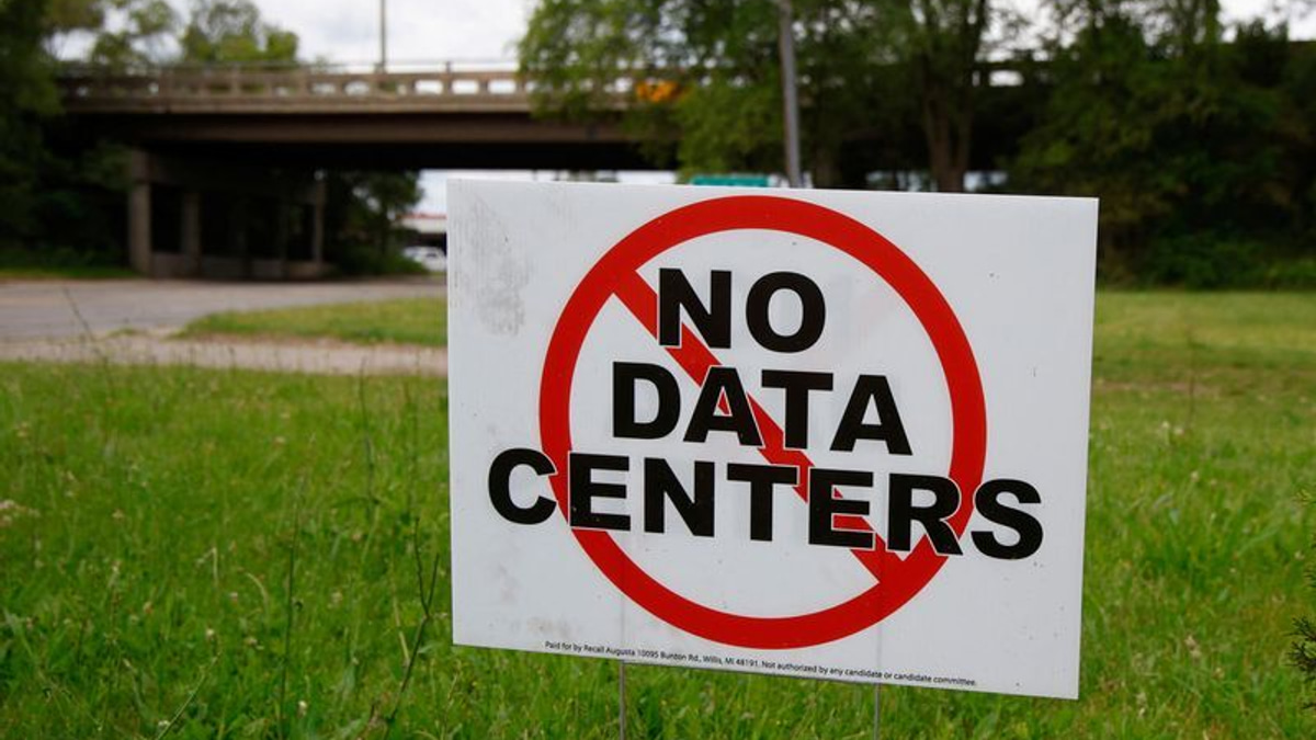 Data Center Protests Spread Across US as AI Infrastructure Backlash Gains Momentum