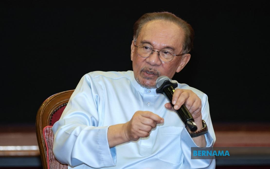 Anwar Escalates Felda Investment Crisis to Indonesia's Prabowo, Eyes RM2.5 Billion Recovery