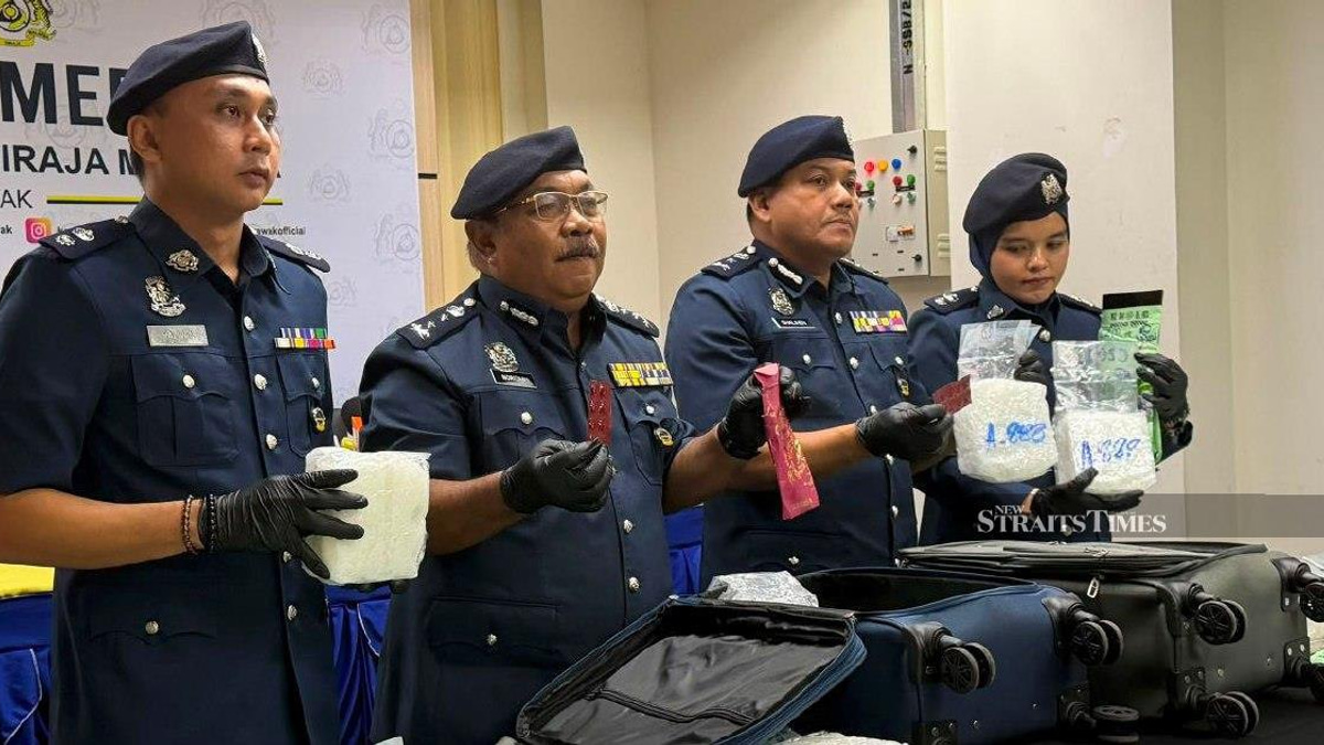 Sarawak Customs Intercepts Major Drug Shipment at Kuching Airport, Two Suspects Detained