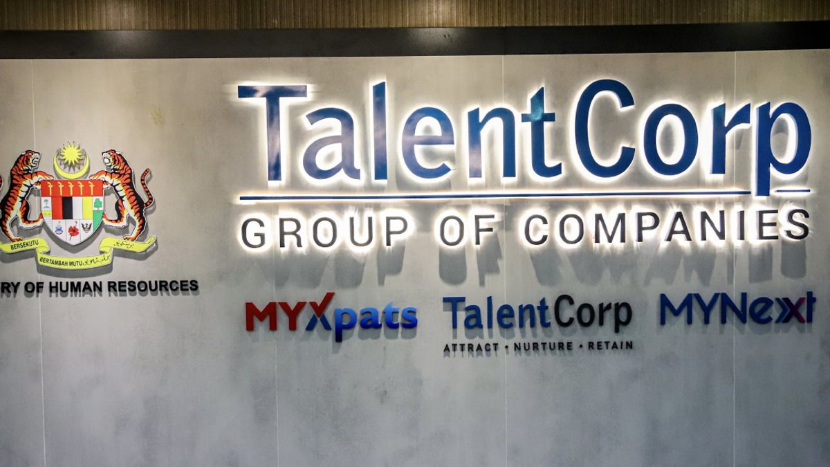 Anwar Orders Review of TalentCorp's Oversight of Returning Doctors' Applications
