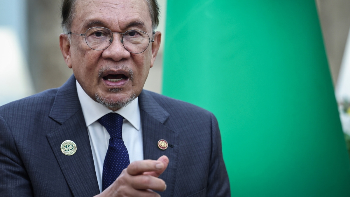 PM Anwar Mourns Death of Prominent Islamic Scholar John L. Esposito