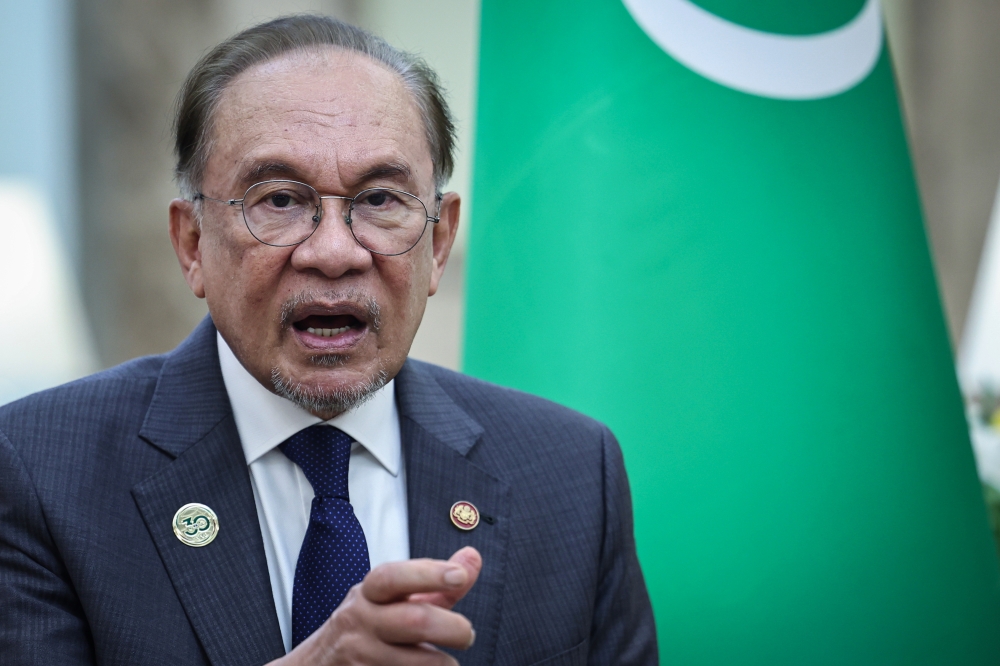 PM Anwar Mourns Death of Prominent Islamic Scholar John L. Esposito