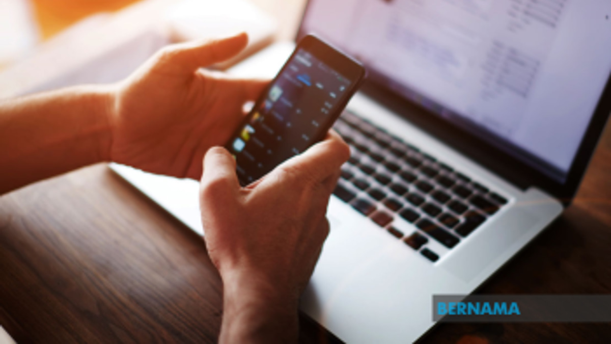 Malaysia's Digital Paradox: 98% Are Heavy Users Yet Fear Fraud and Data Theft