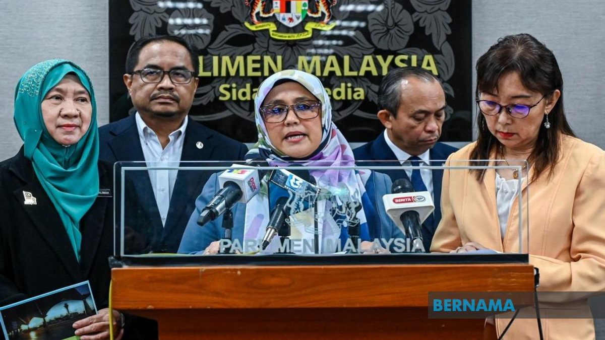 Parliament's Watchdog Urges 70% Local Ownership Floor for Malaysia Airports