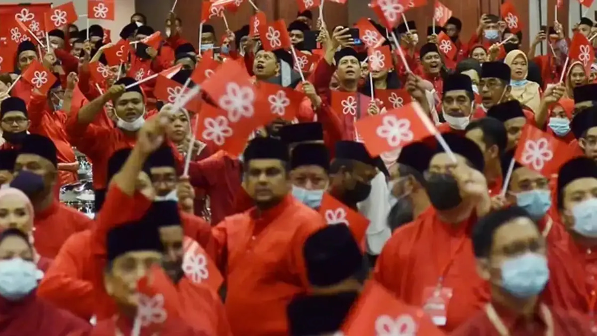 Bersatu's Standing in Perikatan Nationale Becomes 'Indefensible', Says PAS Treasurer