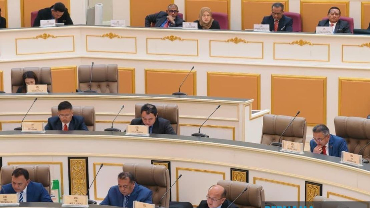 Four DAP Assemblymen Cross To Opposition Benches In Melaka Assembly